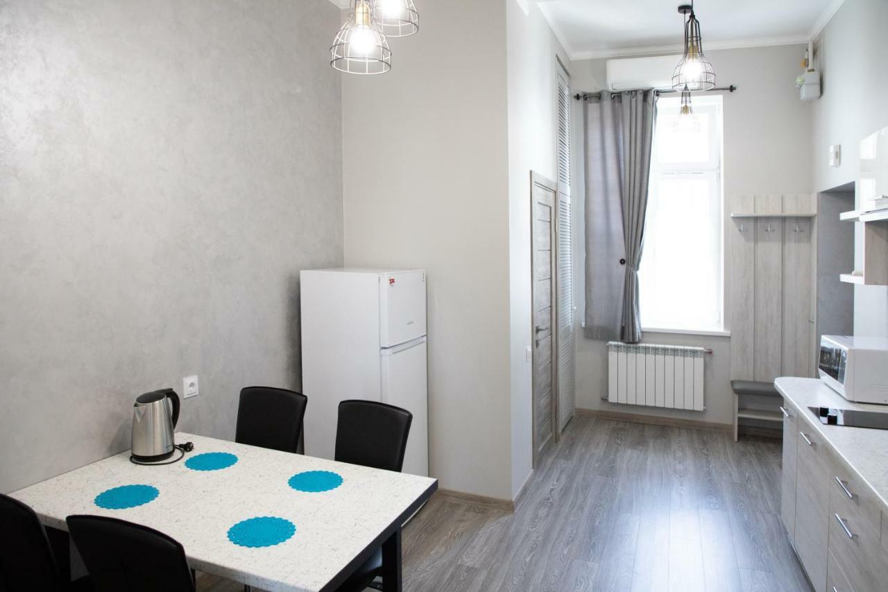 Kit Apartament Apartment Lviv Exterior photo