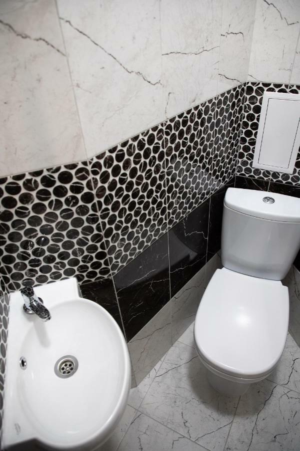 Kit Apartament Apartment Lviv Exterior photo