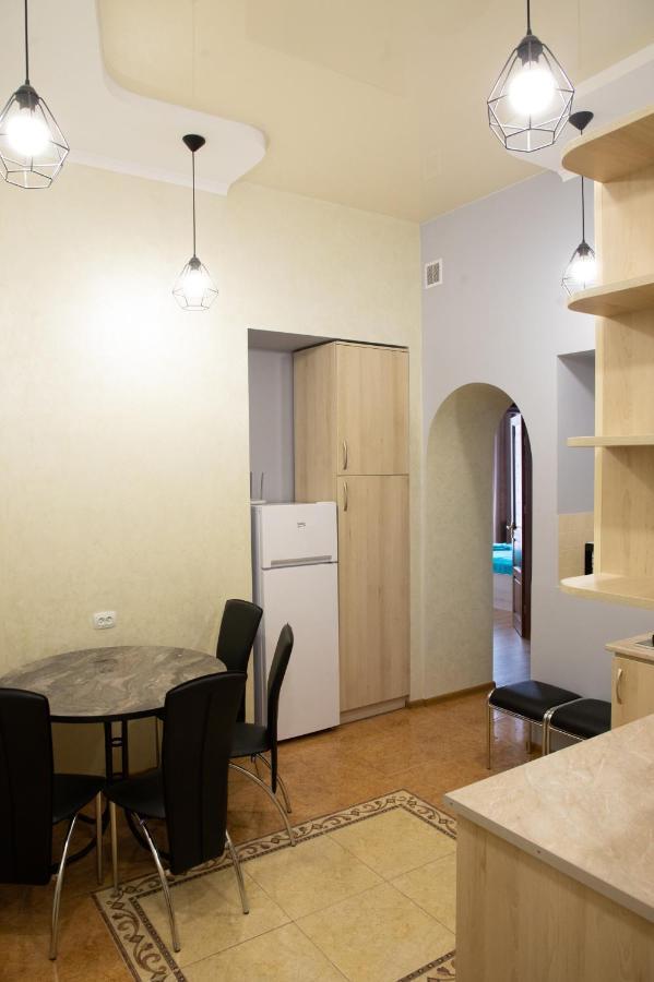 Kit Apartament Apartment Lviv Exterior photo