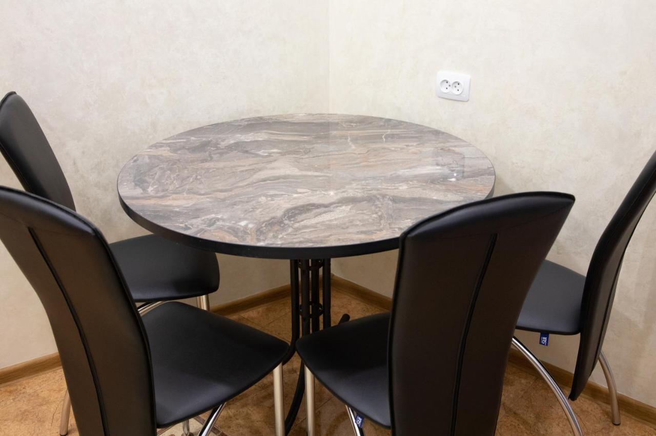 Kit Apartament Apartment Lviv Exterior photo